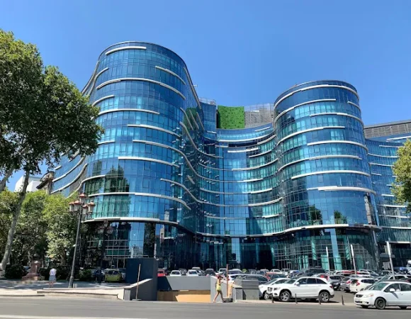 Paragraph Freedom Square