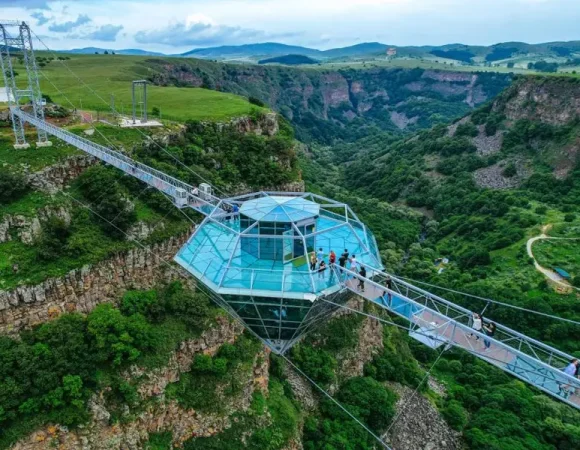 Dashbashi Canyon and Diamond Bridge