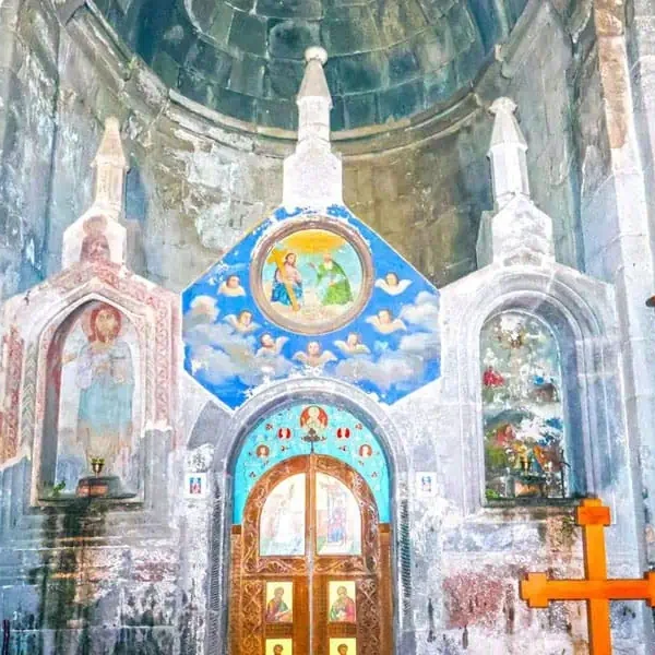 Gergeti Trinity Church-indoor1