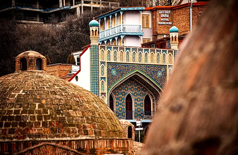 Sulfur bath domes in Abanotubani district — Tbilisi travel guide