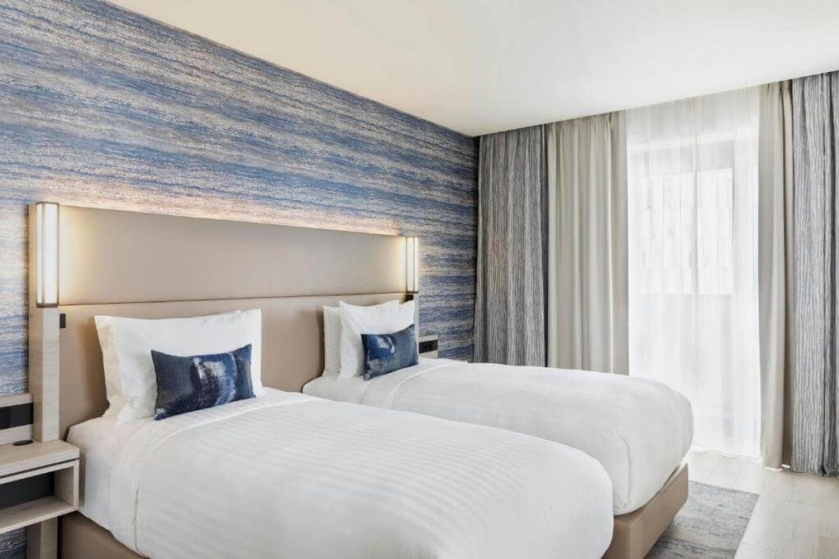 Courtyard-by-Marriott-Room