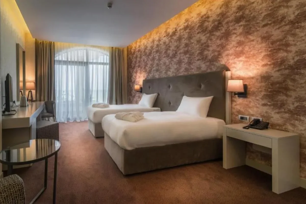 Grand Gloria Hotel reviews