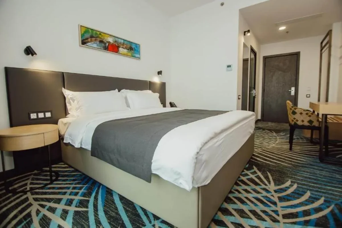 Graphic-Hotel-DBL-Room