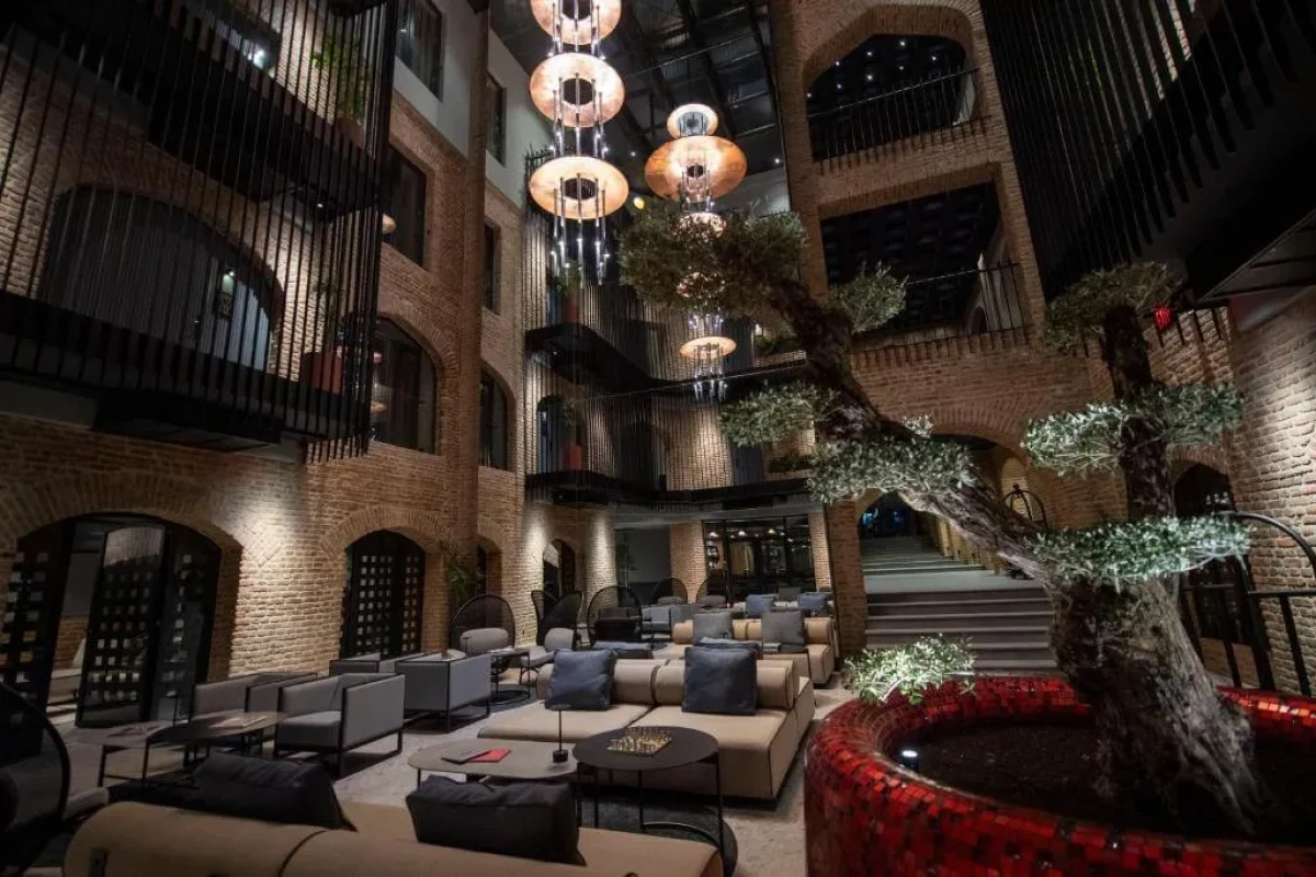 Qarvasla hotel restaurant