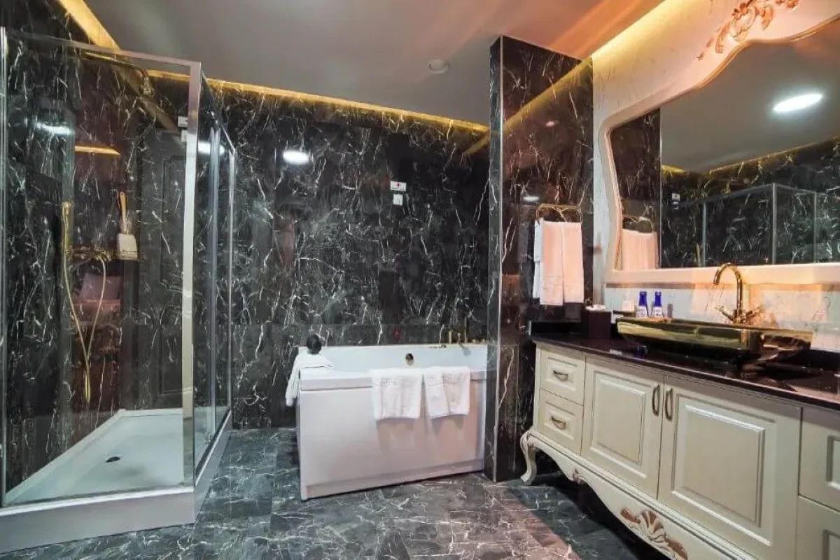 Wyndham hotel batumi bathroom